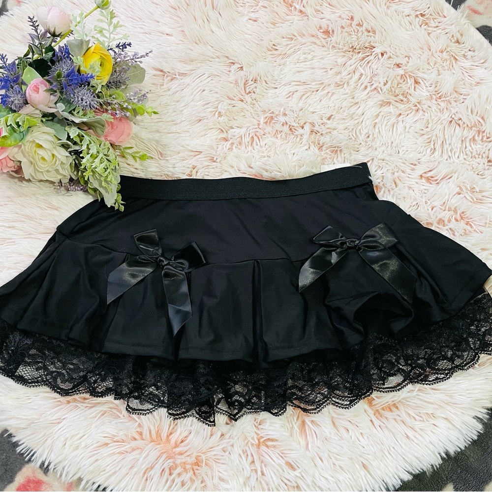 Chic Black Ruffle Skirt with Lace Trim